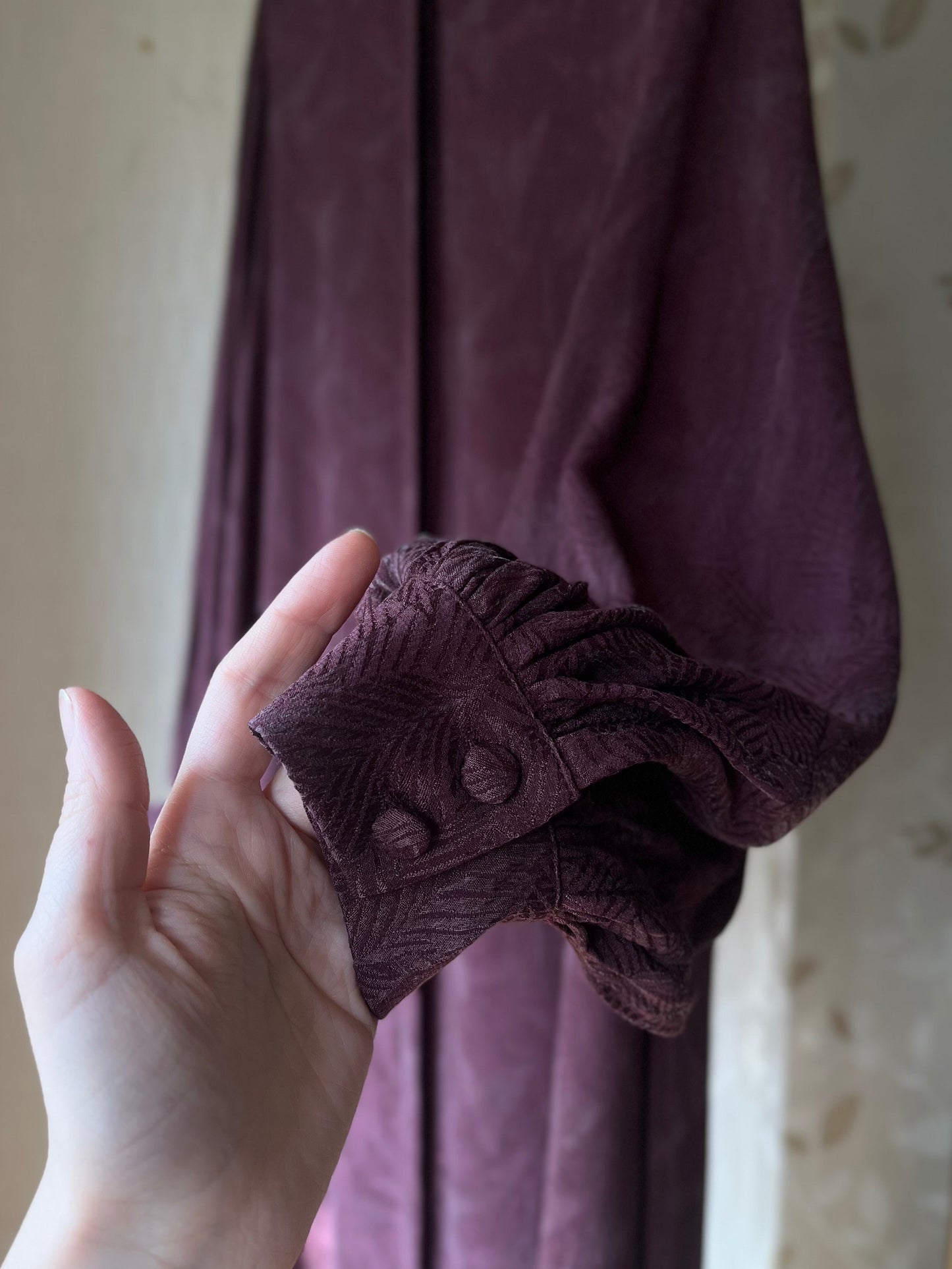 Mürdüm Desenli Abaya