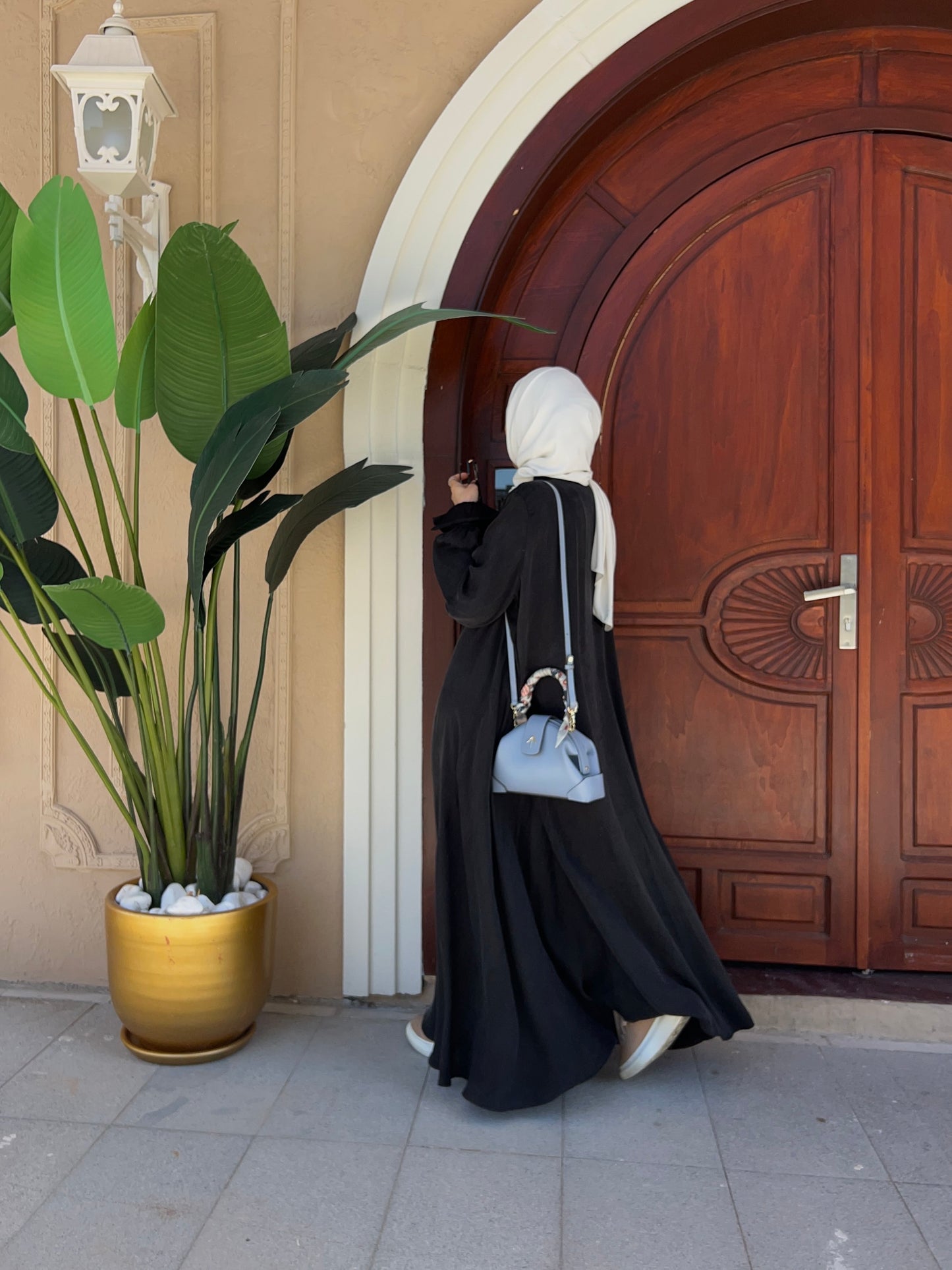 Siyah Vegan İpek Ferace