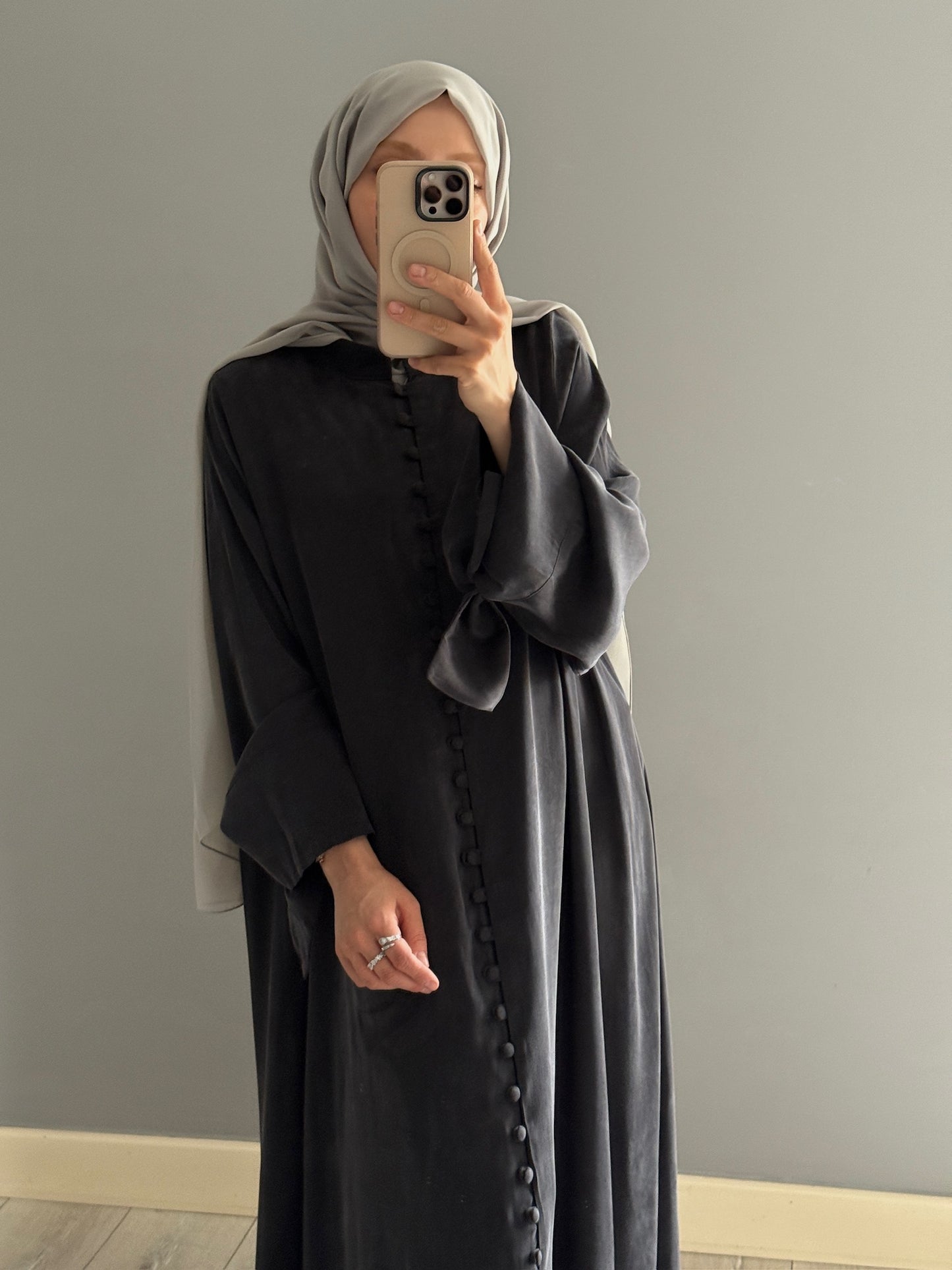 Siyah Birit Düğmeli Ferace/Elbise