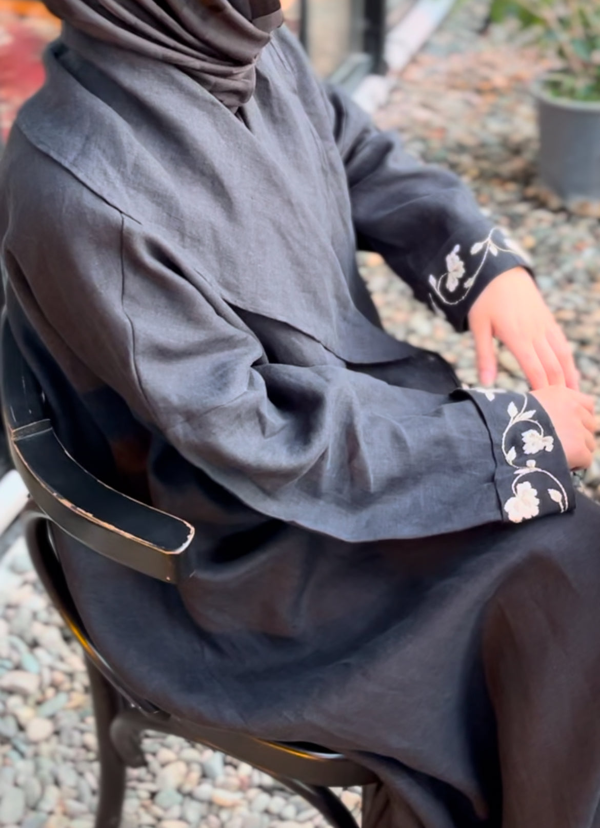 Siyah Nakışlı Keten Kaftan